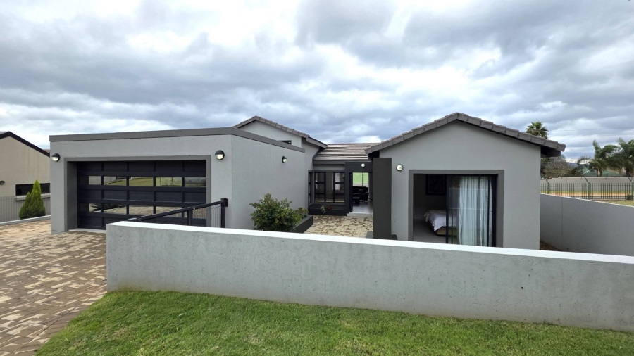 3 Bedroom Property for Sale in Kosmos Ridge North West
